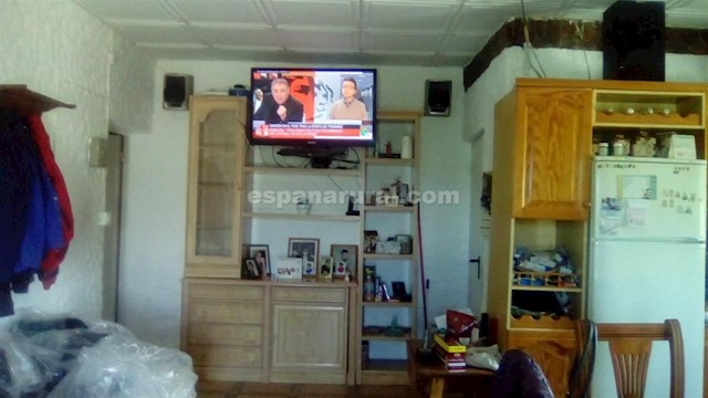 3 soveværelse Finca/Landehus til salg i Baza med swimmingpool - € 135.000 (Ref: 4014553)