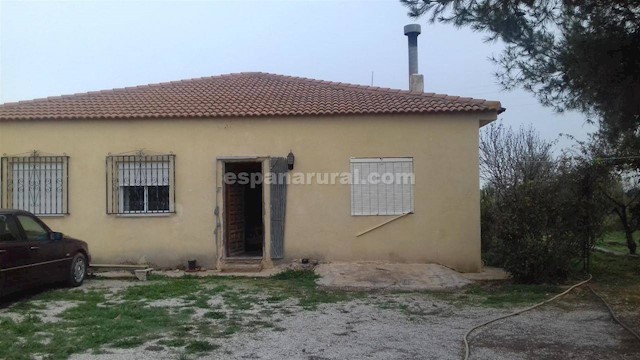 5 slaapkamer Finca/Landhuis te koop in Baza - € 249.950 (Ref: 4020869)