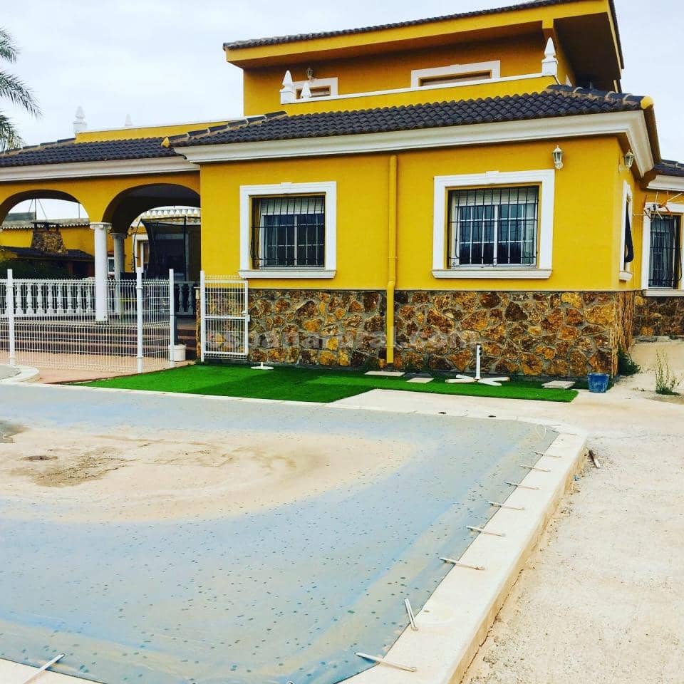 7 soveværelse Villa til salg i La Alfoquia med swimmingpool - € 450.000 (Ref: 4307624)