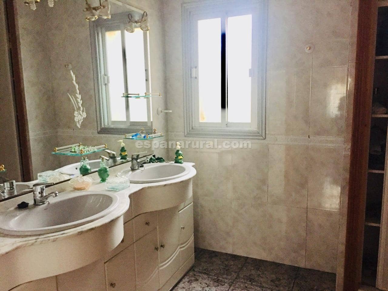 7 soveværelse Villa til salg i La Alfoquia med swimmingpool - € 450.000 (Ref: 4307624)