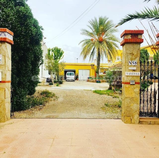 7 soveværelse Villa til salg i La Alfoquia med swimmingpool - € 450.000 (Ref: 4307624)