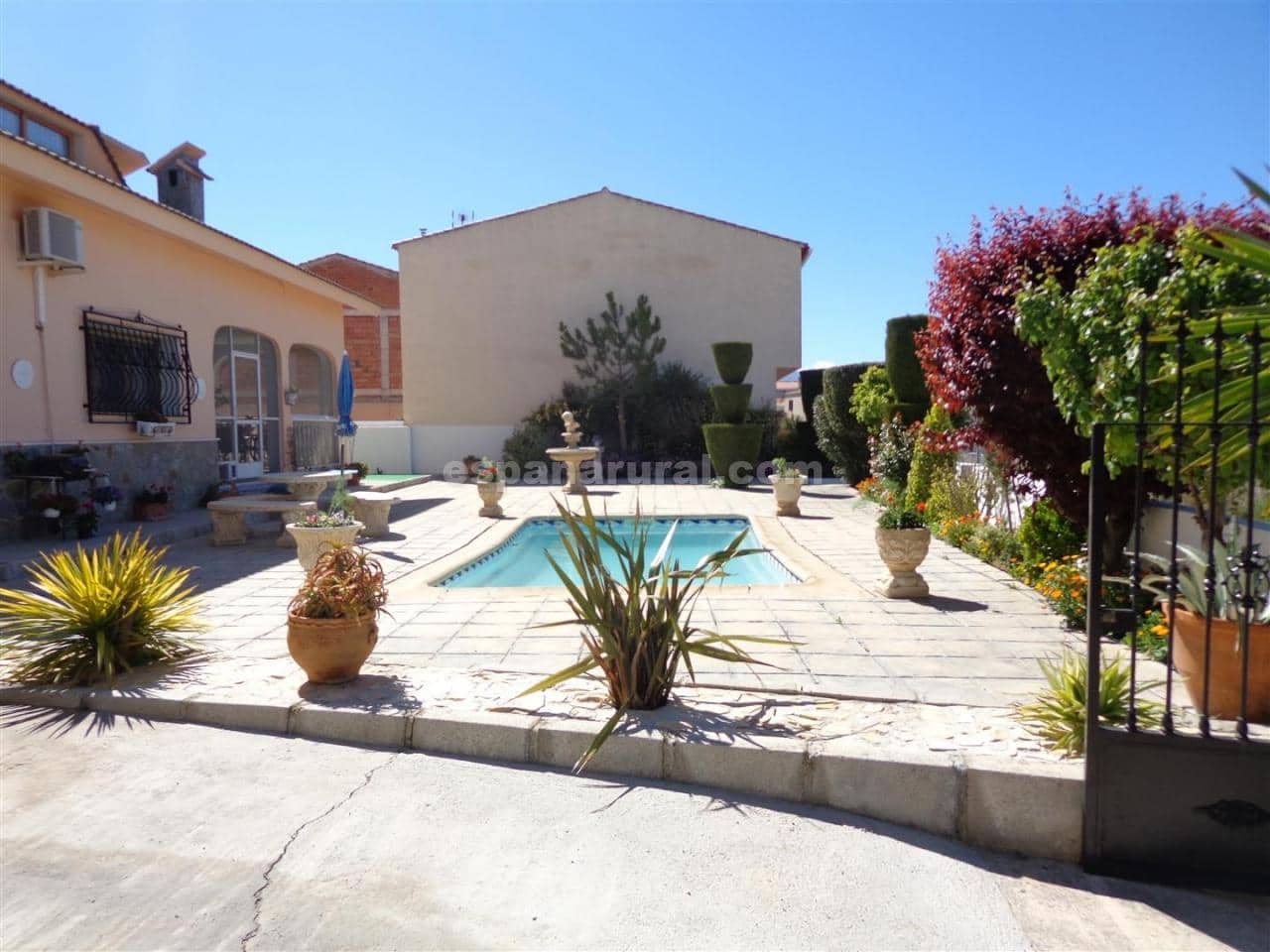 5 soveværelse Finca/Landehus til salg i El Hijate med swimmingpool - € 229.950 (Ref: 4561666)