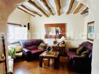 7 soveværelse Byhus til salg i Sierro - € 79.000 (Ref: 4871881)