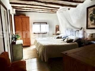 7 soveværelse Byhus til salg i Sierro - € 79.000 (Ref: 4871881)