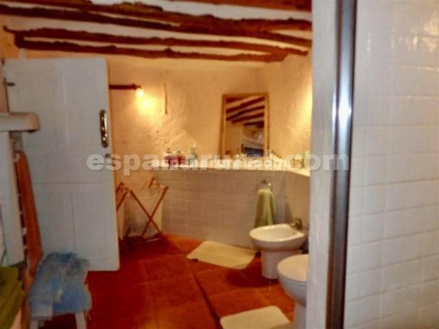 7 soveværelse Byhus til salg i Sierro - € 79.000 (Ref: 4871881)