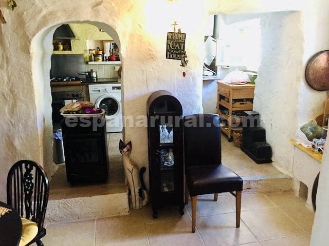 7 soveværelse Byhus til salg i Sierro - € 79.000 (Ref: 4871881)