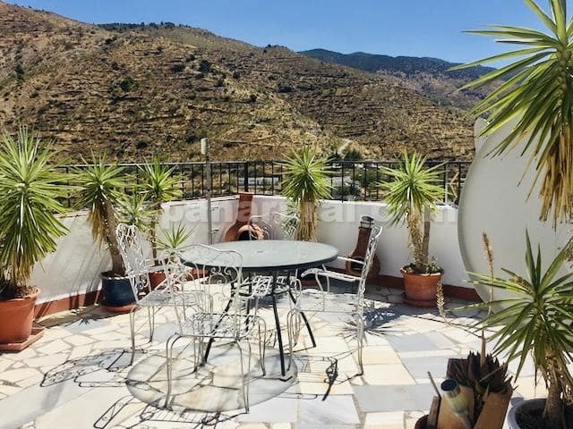 7 soveværelse Byhus til salg i Sierro - € 79.000 (Ref: 4871881)