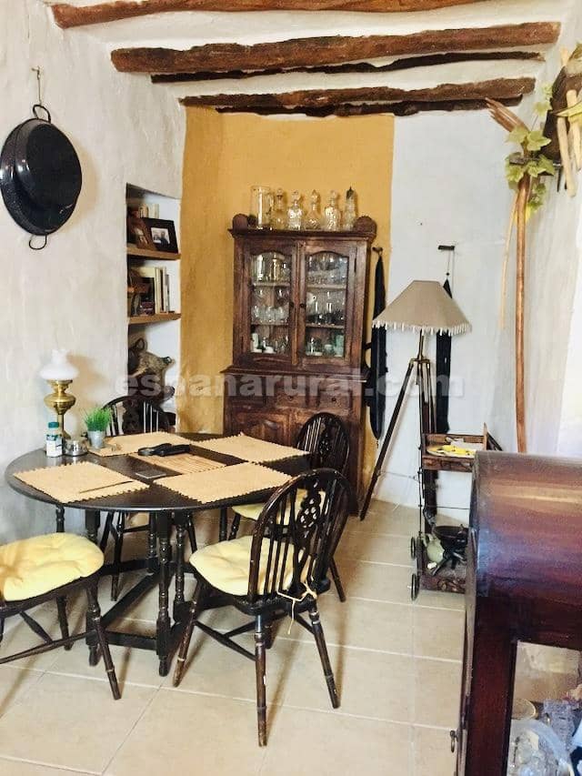 7 soveværelse Byhus til salg i Sierro - € 79.000 (Ref: 4871881)