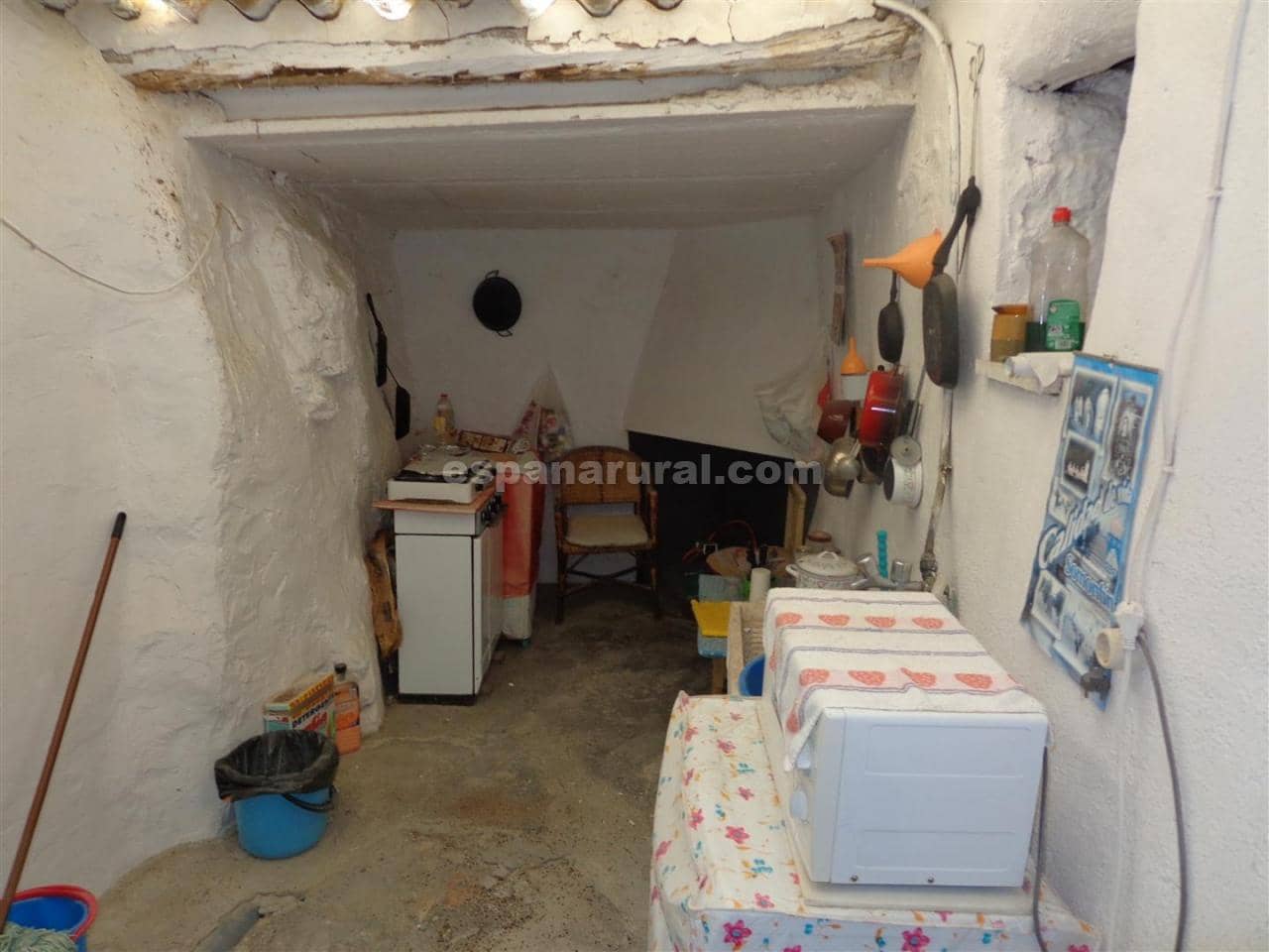 4 soveværelse Byhus til salg i Somontin - € 39.000 (Ref: 4952942)