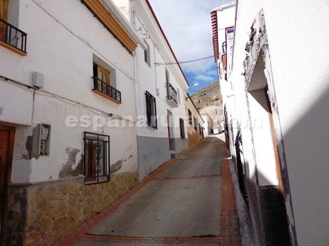 6 bedroom Townhouse for sale in Somontin - € 79,950 (Ref: 5148849)