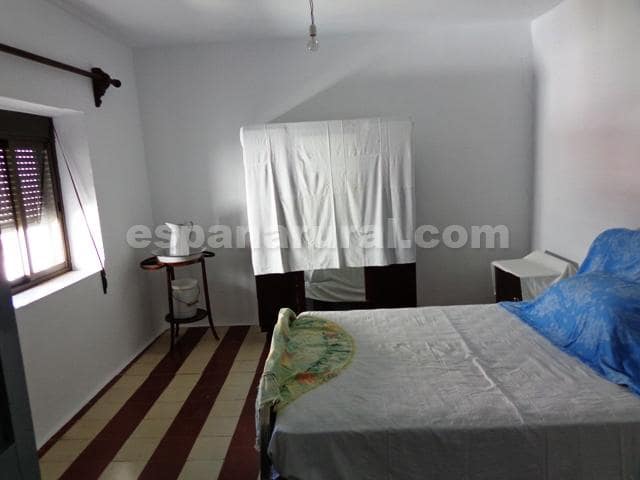 6 bedroom Townhouse for sale in Somontin - € 79,950 (Ref: 5148849)