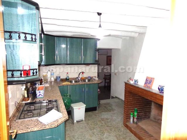 7 soveværelse Byhus til salg i Somontín - € 49.995 (Ref: 5243687)