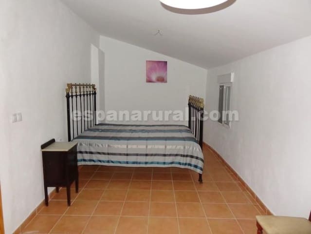 7 soveværelse Byhus til salg i Somontín - € 49.995 (Ref: 5243687)