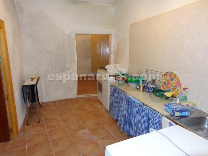 7 soverom Hus til salgs i Somontin - € 49 995 (Ref: 5243687)