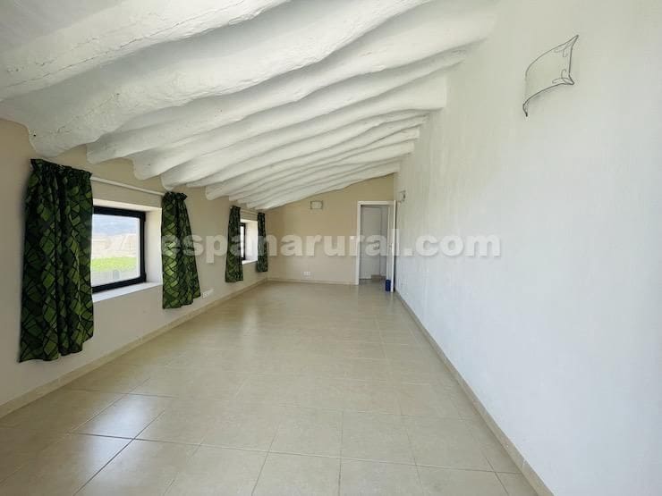 4 soveværelse Finca/Landehus til salg i Cela - € 104.900 (Ref: 5751633)