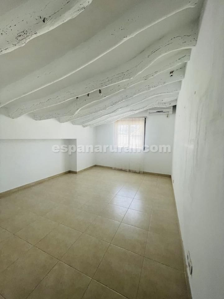 4 soveværelse Finca/Landehus til salg i Cela - € 104.900 (Ref: 5751633)