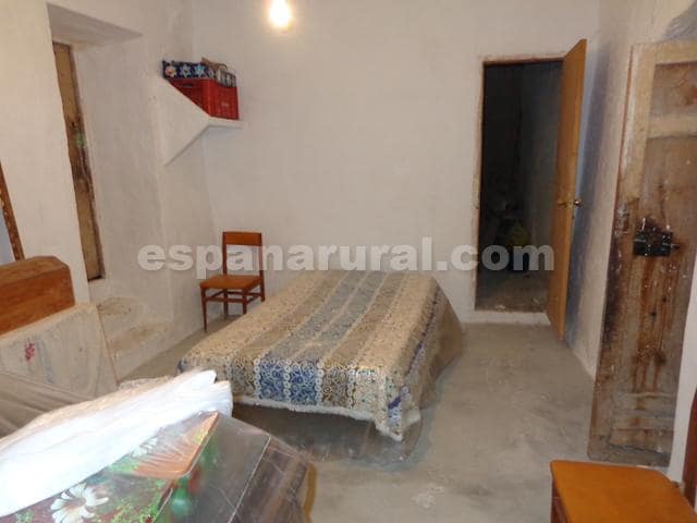 7 makuuhuone Omakotitalo myytävänä paikassa Sufli - 53 000 € (Ref: 6073140)