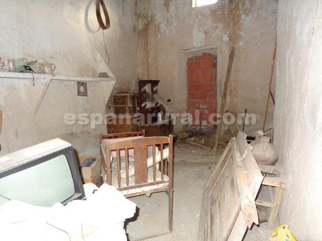 7 makuuhuone Omakotitalo myytävänä paikassa Sufli - 53 000 € (Ref: 6073140)