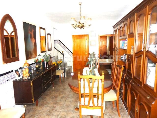 4 soveværelse Byhus til salg i Sufli - € 75.000 (Ref: 6082486)