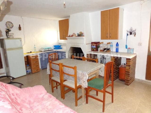 4 bedroom Finca/Country House for sale in Cantoria - € 89,950 (Ref: 6444242)