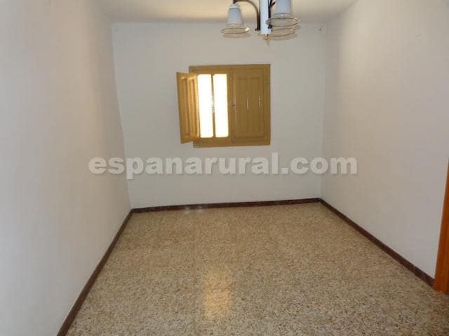 7 soveværelse Byhus til salg i Somontín - € 45.000 (Ref: 6765034)