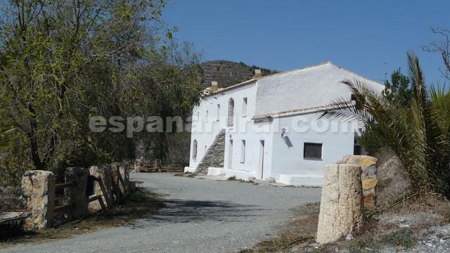 8 soveværelse Virksomhed til salg i Taberno med swimmingpool - € 450.000 (Ref: 7567812)