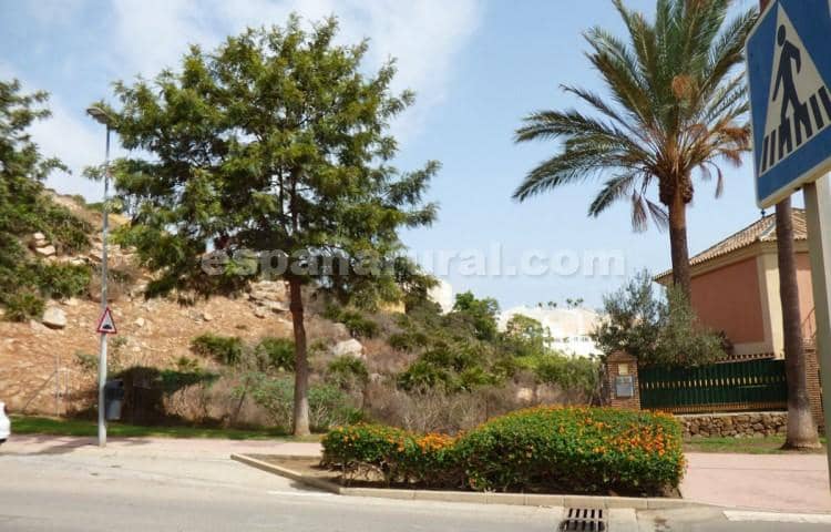 Grunde uden byggetilladelser til salg i Benalmadena - € 299.000 (Ref: 7621751)