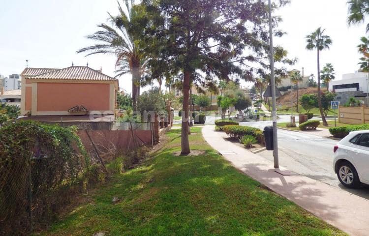 Grunde uden byggetilladelser til salg i Benalmadena - € 299.000 (Ref: 7621751)