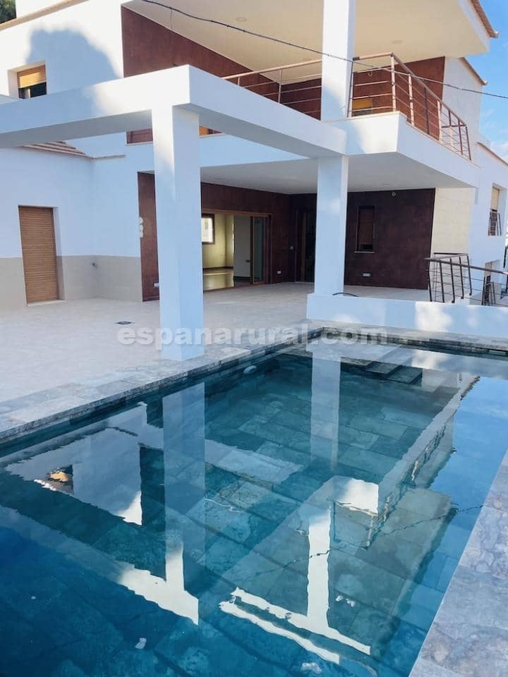 5 bedroom Villa for sale in San Juan de los Terreros with pool - € 895,000 (Ref: 7817861)