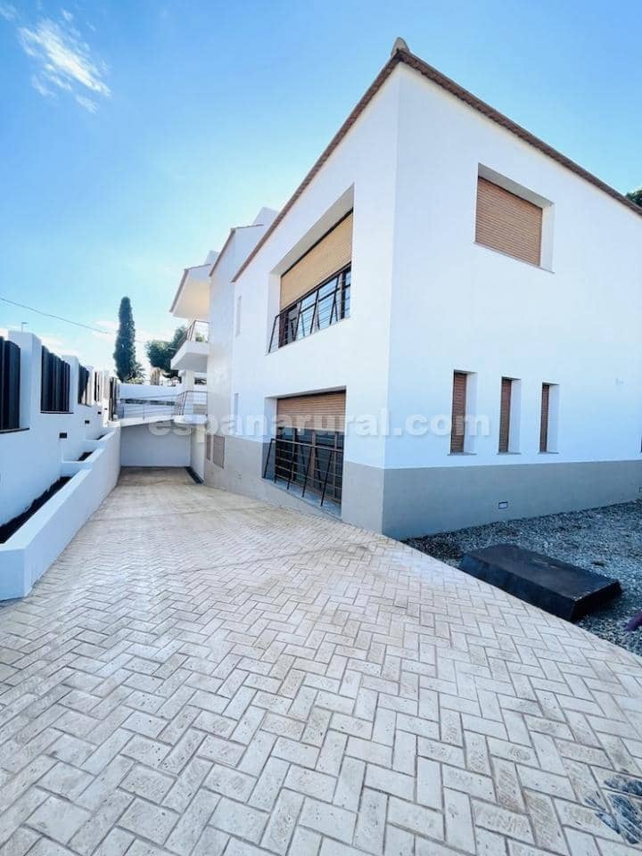 5 bedroom Villa for sale in San Juan de los Terreros with pool - € 895,000 (Ref: 7817861)