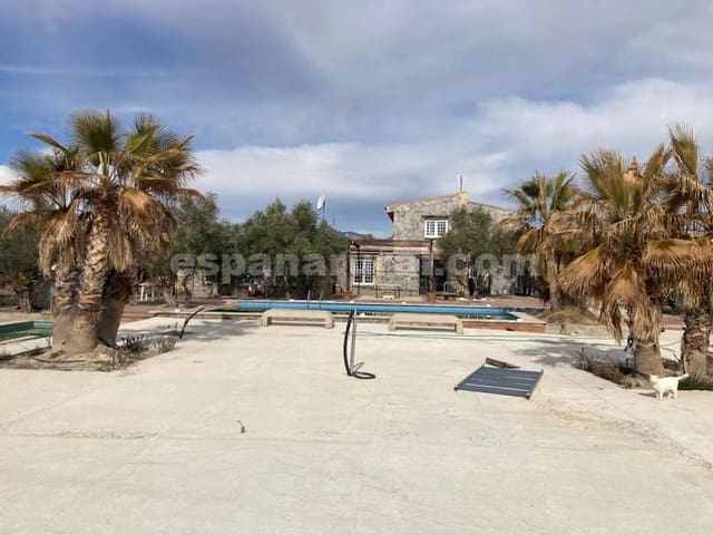 4 sovrum Finca/Hus på landet till salu i Baza med pool - 450 000 € (Ref: 7890180)