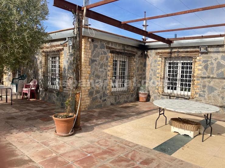 4 sovrum Finca/Hus på landet till salu i Baza med pool - 450 000 € (Ref: 7890180)