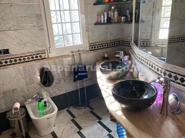 4 sovrum Finca/Hus på landet till salu i Baza med pool - 450 000 € (Ref: 7890180)