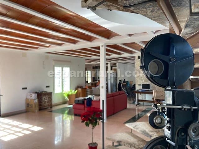 4 sovrum Finca/Hus på landet till salu i Baza med pool - 450 000 € (Ref: 7890180)