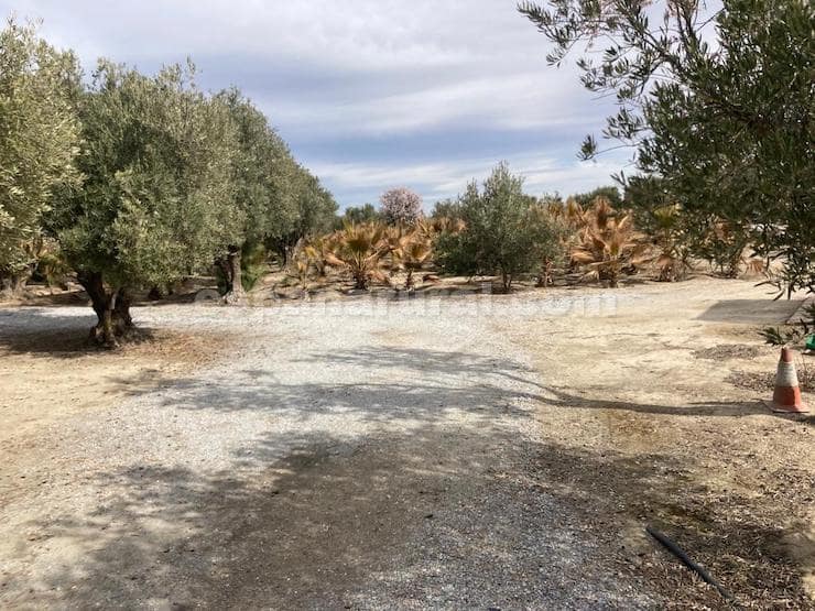 4 sovrum Finca/Hus på landet till salu i Baza med pool - 450 000 € (Ref: 7890180)