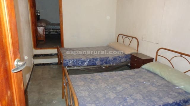 4 soveværelse Byhus til salg i Oria - € 45.000 (Ref: 7911975)