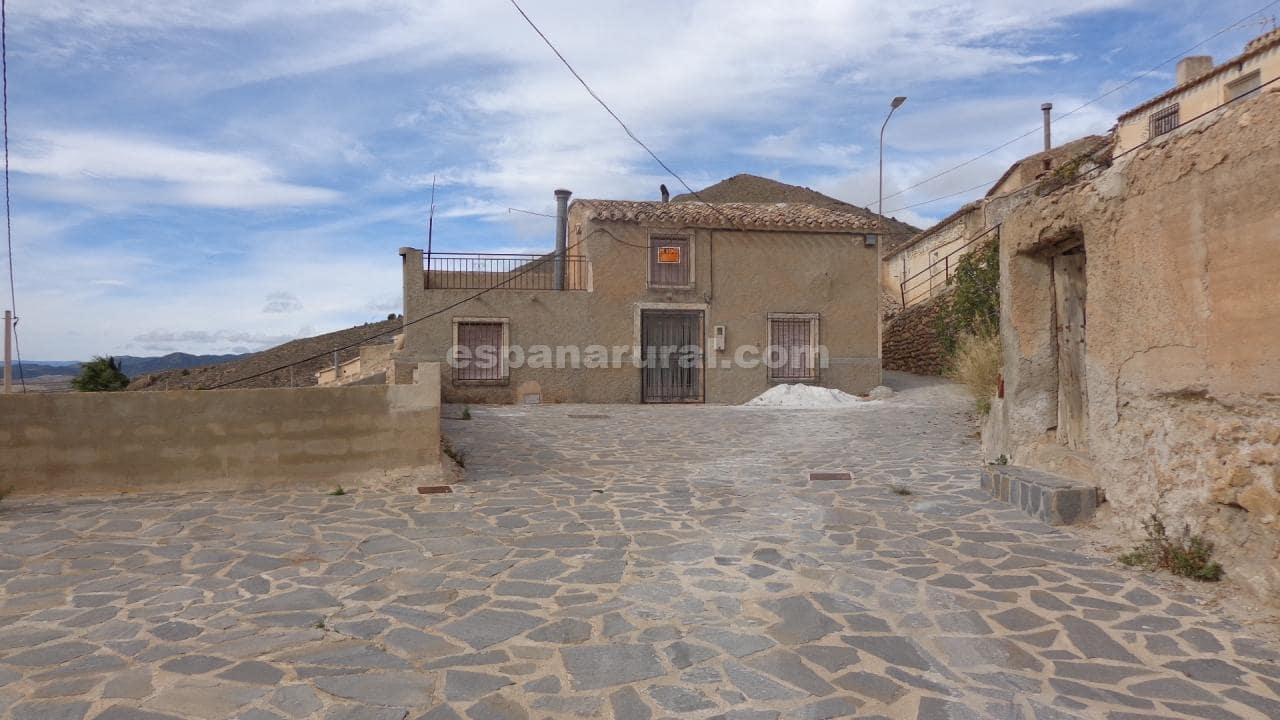 4 soveværelse Byhus til salg i Oria - € 45.000 (Ref: 7911975)