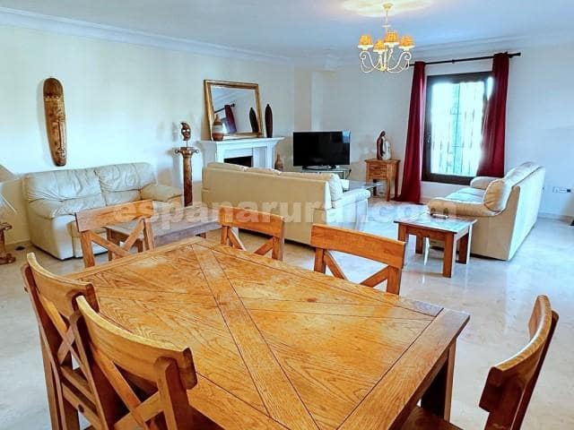 4 slaapkamer Villa te koop in Centro, Estepona met zwembad - € 650.000 (Ref: 7933464)