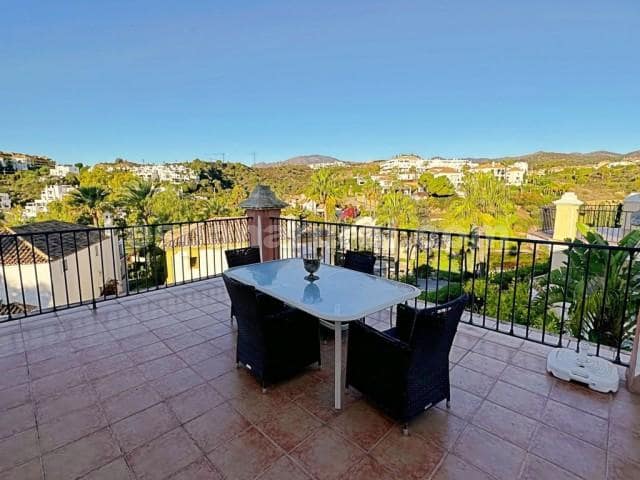 4 slaapkamer Villa te koop in Centro, Estepona met zwembad - € 650.000 (Ref: 7933464)