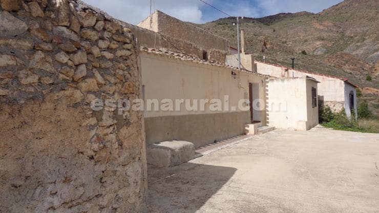 3 slaapkamer Finca/Landhuis te koop in Oria - € 108.000 (Ref: 7933466)