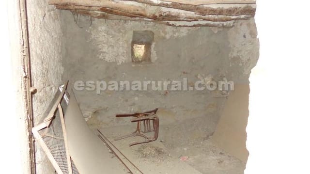 4 soveværelse Byhus til salg i Urrácal - € 28.500 (Ref: 8060323)