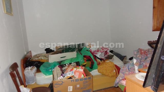 4 soveværelse Byhus til salg i Urrácal - € 28.500 (Ref: 8060323)