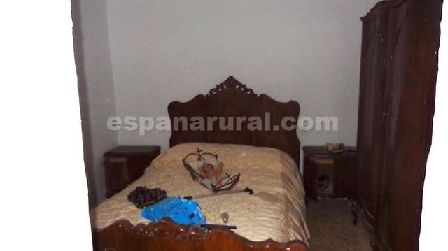4 soveværelse Byhus til salg i Urrácal - € 28.500 (Ref: 8060323)