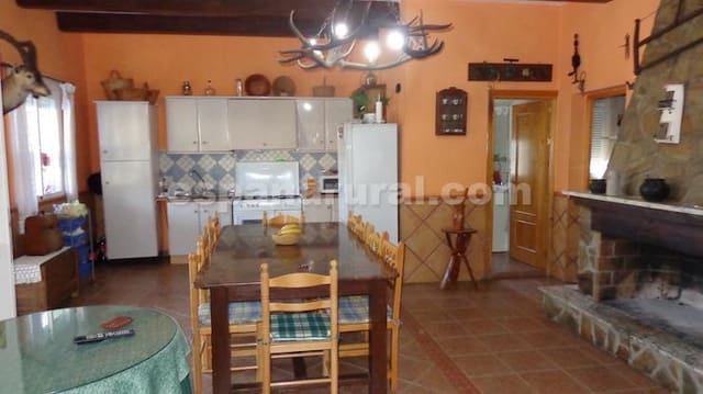 3 soveværelse Finca/Landehus til salg i Purchena med swimmingpool - € 139.990 (Ref: 8103005)