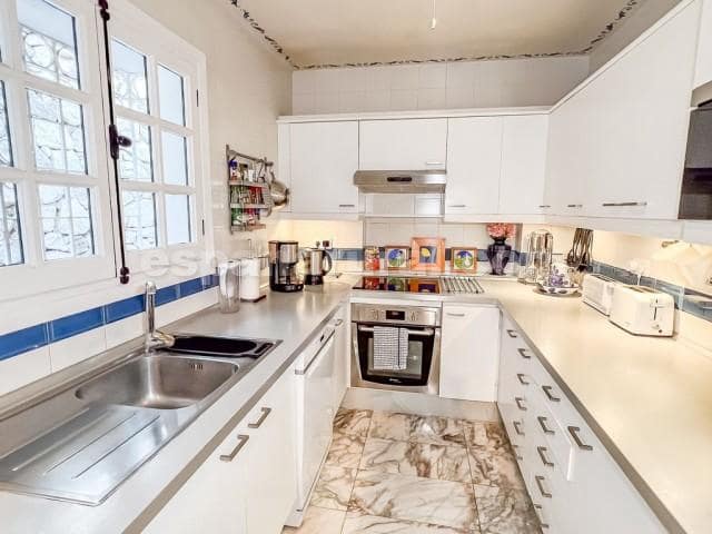 3 slaapkamer Villa te koop in Mijas Costa met zwembad - € 865.000 (Ref: 8210415)