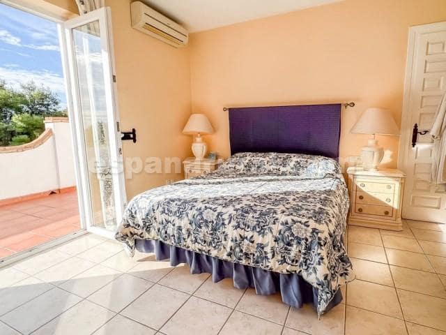 3 slaapkamer Villa te koop in Mijas Costa met zwembad - € 865.000 (Ref: 8210415)