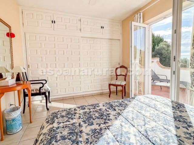 3 slaapkamer Villa te koop in Mijas Costa met zwembad - € 865.000 (Ref: 8210415)
