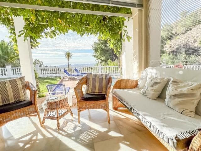 3 slaapkamer Villa te koop in Mijas Costa met zwembad - € 865.000 (Ref: 8210415)