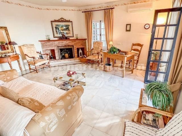 3 slaapkamer Villa te koop in Mijas Costa met zwembad - € 865.000 (Ref: 8210415)