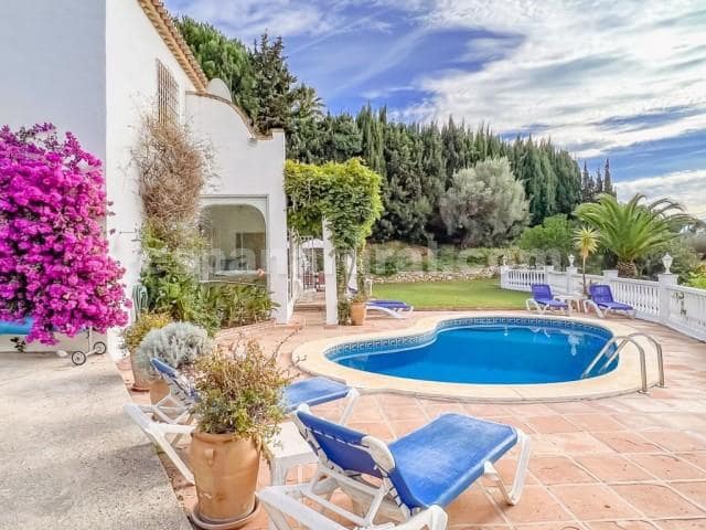 3 slaapkamer Villa te koop in Mijas Costa met zwembad - € 865.000 (Ref: 8210415)